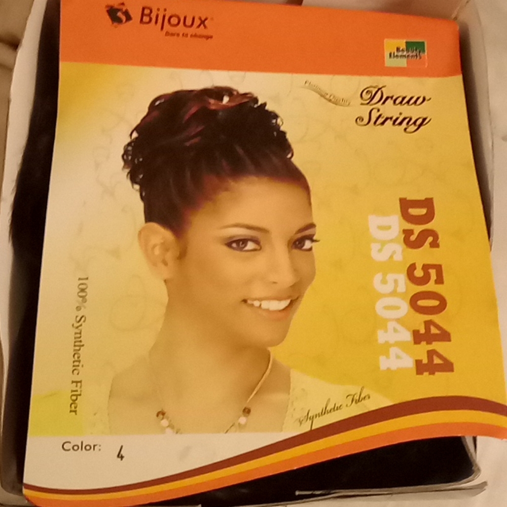 Draw string hair piece